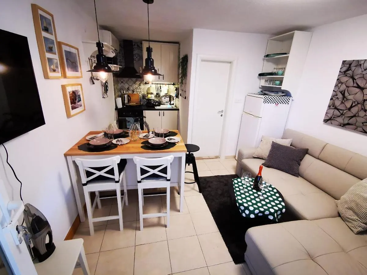 Apartment Miljenko I Dobrila Kastela Croatia